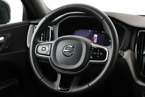 VOLVO XC60 2.0 B4 R-DESIGN  GEARTRONIC + GPS + HALF/ LEDER + CAMERA + PDC + CRUISE + ALU + TREKHAAK 