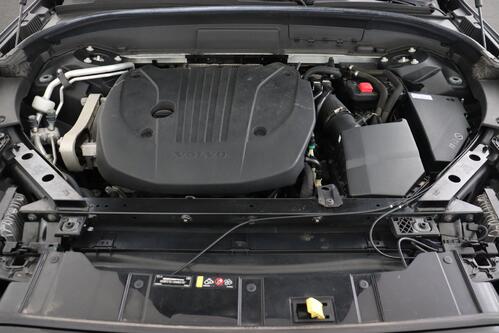 VOLVO XC60 2.0 B4 R-DESIGN  GEARTRONIC + GPS + HALF/ LEDER + CAMERA + PDC + CRUISE + ALU + TREKHAAK 