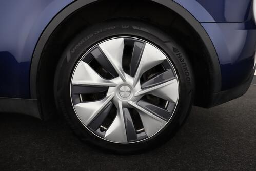 TESLA Model Y LONG RANGE DUAL MOTOR AWD 78.8 kWh + A/T + GPS + LEDER + CAMERA + PANO DAK + CRUISE + ALU 19