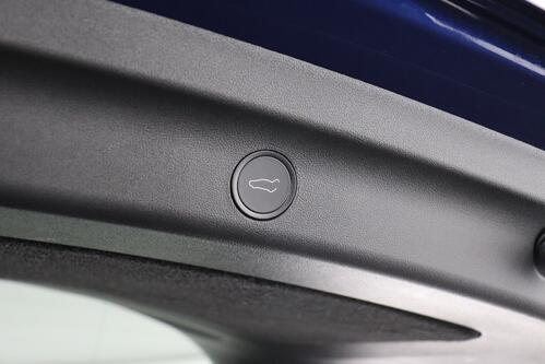 TESLA Model Y LONG RANGE DUAL MOTOR AWD 78.8 kWh + A/T + GPS + LEDER + CAMERA + PANO DAK + CRUISE + ALU 19