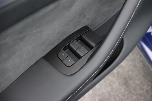 TESLA Model Y LONG RANGE DUAL MOTOR AWD 78.8 kWh + A/T + GPS + LEDER + CAMERA + PANO DAK + CRUISE + ALU 19
