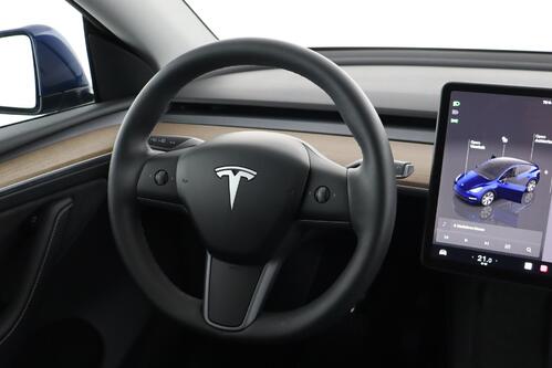 TESLA Model Y LONG RANGE DUAL MOTOR AWD 78.8 kWh + A/T + GPS + LEDER + CAMERA + PANO DAK + CRUISE + ALU 19
