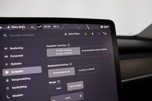 TESLA Model Y LONG RANGE DUAL MOTOR AWD 78.8 kWh + A/T + GPS + LEDER + CAMERA + PANO DAK + CRUISE + ALU 19