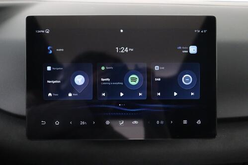 BYD ATTO 2 ACTIVE + A/T + CARPLAY + CAMERA + CRUISE + PANO + LEDER + ALU