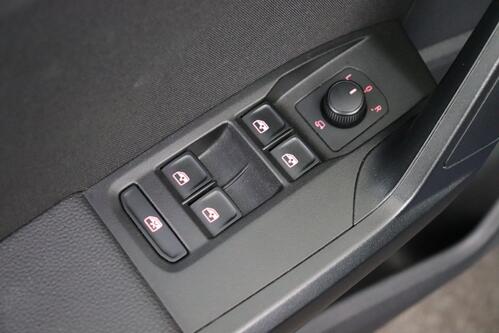 SEAT Arona FR 1.0 TFSI DSG + CARPLAY + PDC + CRUISE(ACC) + ALU 18