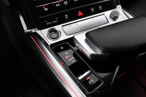 AUDI e-tron 55 QUATTRO S-LINE 95 kWh + A/T + GPS + LEDER + CARPLAY + CAMERA + PDC + CRUISE(ACC) + ALU 20 + TREKHAAK 