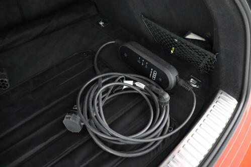 AUDI e-tron 55 QUATTRO S-LINE 95 kWh + A/T + GPS + LEDER + CARPLAY + CAMERA + PDC + CRUISE(ACC) + ALU 20 + TREKHAAK 