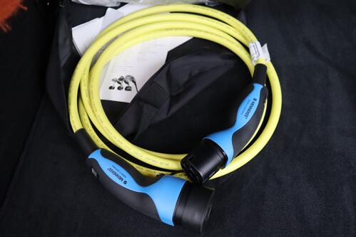 MERCEDES-BENZ B 250 e BUSINESS SOLUTION iA PHEV + GPS + LEDER + CAMERA + PDC + PANO DAK + CRUISE + ALU 17