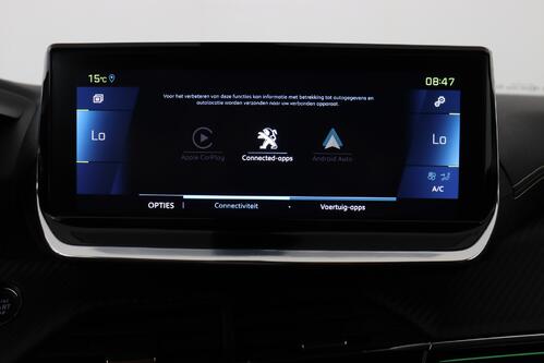 PEUGEOT 2008 e GT 50 kWh + A/T + GPS + CARPLAY + HALF/LEDER + CAMERA + PDC + CRUISE + ALU 17