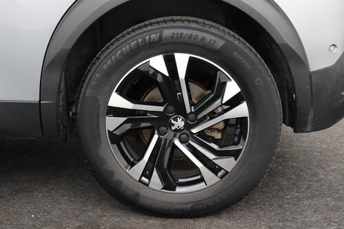 PEUGEOT 2008 e GT 50 kWh + A/T + GPS + CARPLAY + HALF/LEDER + CAMERA + PDC + CRUISE + ALU 17