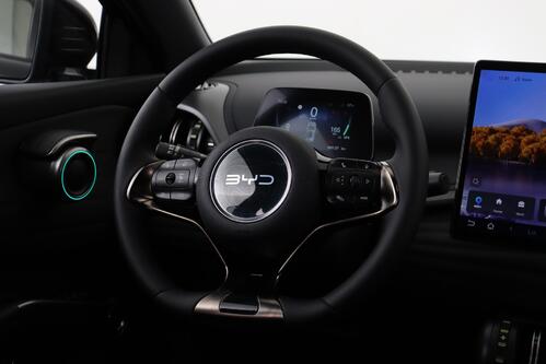 BYD ATTO 3 DESIGN 60.5 KwH + CARPLAY + CAMERA + PDC + CRUISE + PANO + LEDER + ALU 