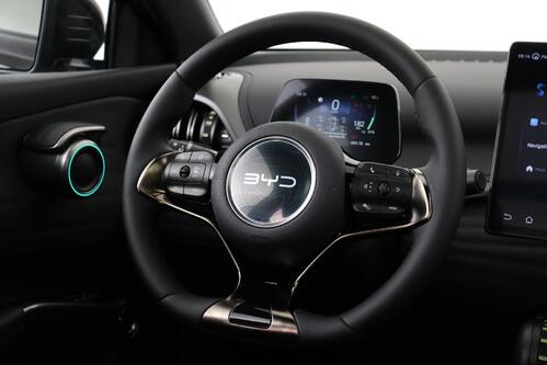 BYD ATTO 3 DESIGN 60.5 KwH + A/T + LEDER + CARPLAY + CAMERA + PDC + PANO DAK + CRUISE(ACC) + ALU 18