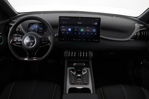 BYD ATTO 3 DESIGN 60.5 KwH + A/T + LEDER + CARPLAY + CAMERA + PDC + PANO DAK + CRUISE(ACC) + ALU 18