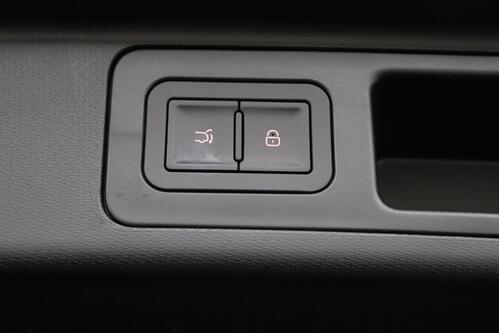 BYD ATTO 3 DESIGN 60.5 KwH + A/T + CARPLAY + LEDER + CAMERA + PDC + CRUISE(ACC) + PANO DAK + ALU 18