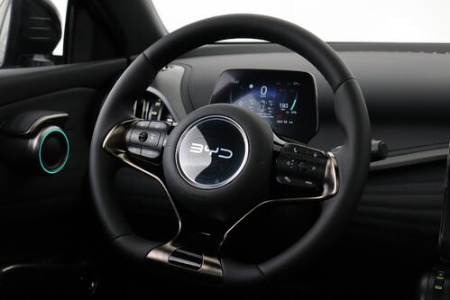 BYD ATTO 3 DESIGN 60.5 KwH + A/T + CARPLAY + LEDER + CAMERA + PDC + CRUISE(ACC) + PANO DAK + ALU 18