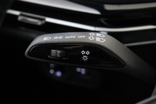 MG MG4 LUXURY  64 kWh + A/T + GPS + CAMERA + PDC  