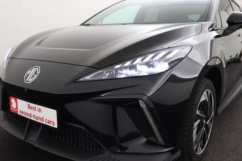 MG MG4 LUXURY  64 kWh + A/T + GPS + CAMERA + PDC  