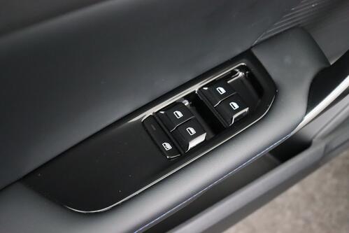 MG MG4 LUXURY  64 kWh + A/T + GPS + CAMERA + PDC  