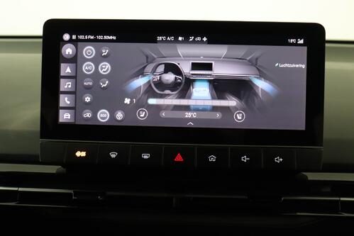 MG MG4 LUXURY  64 kWh + A/T + GPS + CAMERA + PDC  