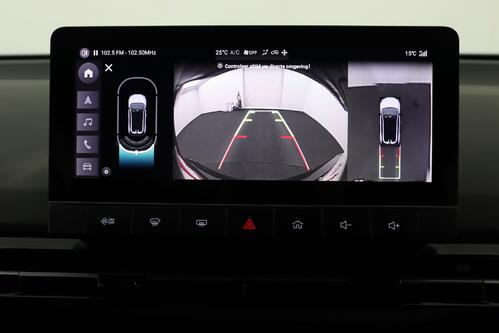 MG MG4 LUXURY  64 kWh + A/T + GPS + CAMERA + PDC  