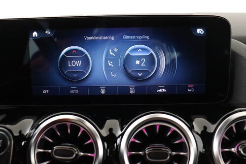 MERCEDES-BENZ EQA 250 LUXURY BUSINESS SOLUTION 66 kWh + A/T + GPS + LEDER + CAMERA + PDC + CRUISE + ALU