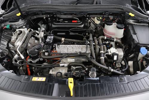 MERCEDES-BENZ EQA 250 LUXURY BUSINESS SOLUTION 66 kWh + A/T + GPS + LEDER + CAMERA + PDC + CRUISE + ALU