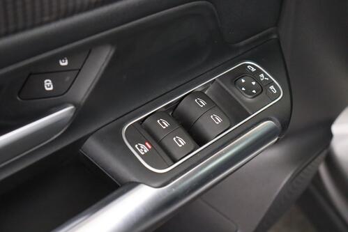 MERCEDES-BENZ EQA 250 LUXURY BUSINESS SOLUTION 66 kWh + A/T + GPS + LEDER + CAMERA + PDC + CRUISE + ALU