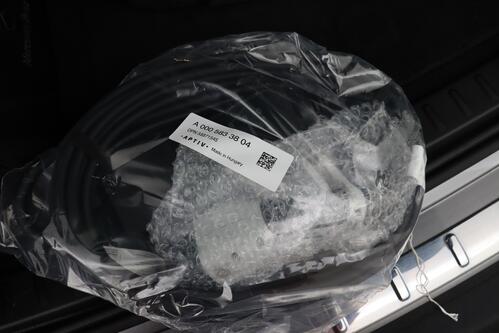 MERCEDES-BENZ EQA 250 LUXURY BUSINESS SOLUTION 66 kWh + A/T + GPS + LEDER + CAMERA + PDC + CRUISE + ALU