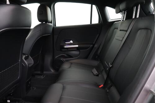 MERCEDES-BENZ EQA 250 LUXURY BUSINESS SOLUTION 66 kWh + A/T + GPS + LEDER + CAMERA + PDC + CRUISE + ALU
