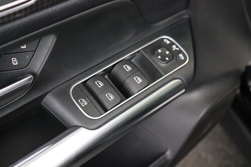 MERCEDES-BENZ EQA 250 LUXURY BUSINESS SOLUTION 66kWh + A/T + GPS + LEDER + CAMERA + PDC + CRUISE (ACC) + PANO DAK + ALU + TREKHAAK 