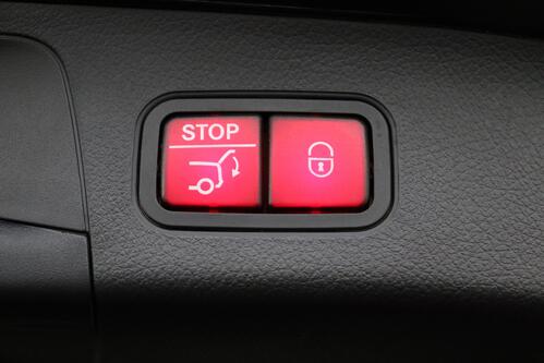 MERCEDES-BENZ EQA 250 LUXURY BUSINESS SOLUTION 66kWh + A/T + GPS + LEDER + CAMERA + PDC + CRUISE (ACC) + PANO DAK + ALU + TREKHAAK 