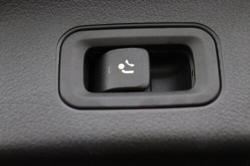 MERCEDES-BENZ EQA 250 LUXURY BUSINESS SOLUTION 66kWh + A/T + GPS + LEDER + CAMERA + PDC + CRUISE (ACC) + PANO DAK + ALU + TREKHAAK 