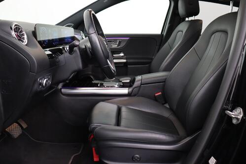 MERCEDES-BENZ EQA 250 LUXURY BUSINESS SOLUTION 66kWh + A/T + GPS + LEDER + CAMERA + PDC + CRUISE (ACC) + PANO DAK + ALU + TREKHAAK 