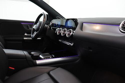 MERCEDES-BENZ EQA 250 LUXURY BUSINESS SOLUTION 66kWh + A/T + GPS + LEDER + CAMERA + PDC + CRUISE (ACC) + PANO DAK + ALU + TREKHAAK 