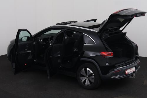 MERCEDES-BENZ EQA 250 LUXURY BUSINESS SOLUTION 66kWh + A/T + GPS + LEDER + CAMERA + PDC + CRUISE (ACC) + PANO DAK + ALU + TREKHAAK 