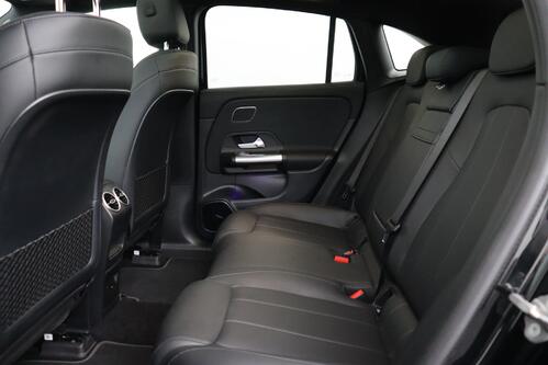 MERCEDES-BENZ EQA 250 LUXURY BUSINESS SOLUTION 66kWh + A/T + GPS + LEDER + CAMERA + PDC + CRUISE (ACC) + PANO DAK + ALU + TREKHAAK 