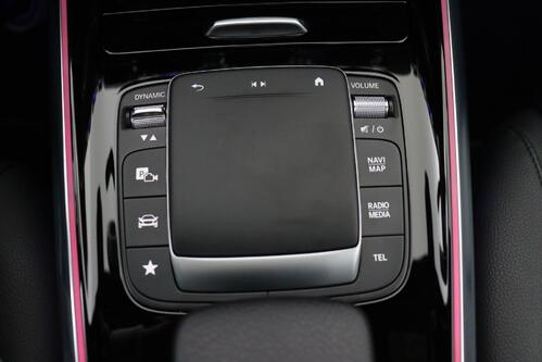 MERCEDES-BENZ EQA 250 LUXURY BUSINESS SOLUTION 66kWh + A/T + GPS + LEDER + CAMERA + PDC + CRUISE (ACC) + PANO DAK + ALU + TREKHAAK 