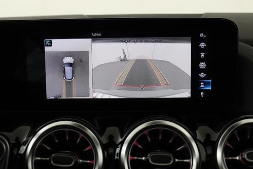 MERCEDES-BENZ EQA 250 LUXURY BUSINESS SOLUTION 66kWh + A/T + GPS + LEDER + CAMERA + PDC + CRUISE (ACC) + PANO DAK + ALU + TREKHAAK 