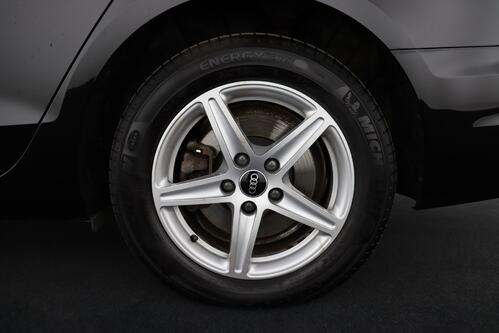 AUDI A4 30 BUS.EDITION 2.0TDI S-TRONIC + GPS + CARPLAY + PDC + ALU 16