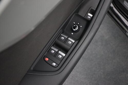 AUDI A4 30 BUS.EDITION 2.0TDI S-TRONIC + GPS + CARPLAY + PDC + ALU 16