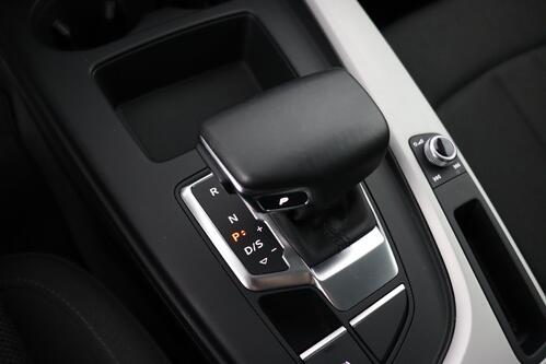 AUDI A4 30 BUS.EDITION 2.0TDI S-TRONIC + GPS + CARPLAY + PDC + ALU 16
