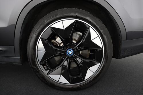 BMW iX3 80kWh + A/T + GPS + LEDER + CARPLAY + CAMERA + PDC + CRUISE (ACC) + PANO DAK + ALU 