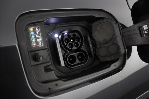 BMW iX3 80kWh + A/T + GPS + LEDER + CARPLAY + CAMERA + PDC + CRUISE (ACC) + PANO DAK + ALU 