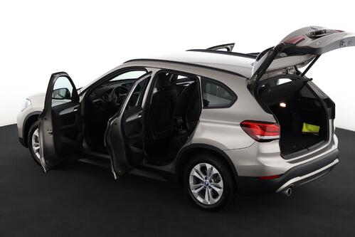 BMW X1 xDRIVE25e iA  PHEV COMBINEERT 220PK + GPS + LEDER + CAMERA + PDC + CRUISE(ACC) + ALU 17