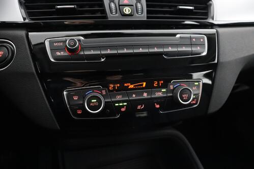 BMW X1 xDRIVE25e iA  PHEV COMBINEERT 220PK + GPS + LEDER + CAMERA + PDC + CRUISE(ACC) + ALU 17