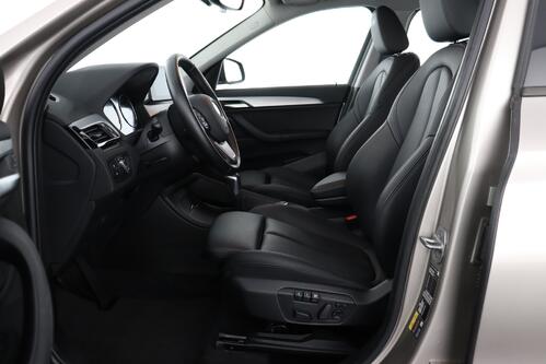 BMW X1 xDRIVE25e iA  PHEV COMBINEERT 220PK + GPS + LEDER + CAMERA + PDC + CRUISE(ACC) + ALU 17