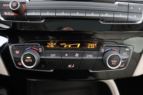 BMW X1 xDRIVE25e iA  PHEV + GPS + LEDER + CAMERA + PDC + CRUISE + PANO DAK + ALU 17+ TREKHAAK 