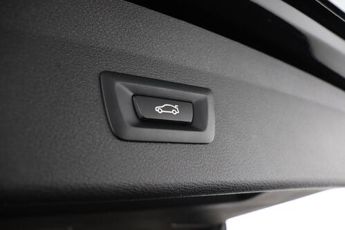 BMW X1 xDRIVE25e iA  PHEV + GPS + LEDER + CAMERA + PDC + CRUISE + PANO DAK + ALU 17+ TREKHAAK 