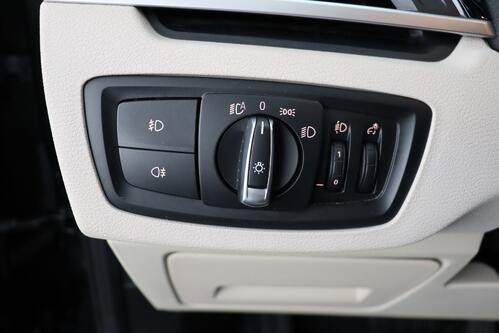 BMW X1 xDRIVE25e iA  PHEV + GPS + LEDER + CAMERA + PDC + CRUISE + PANO DAK + ALU 17+ TREKHAAK 