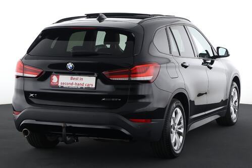 BMW X1 xDRIVE25e iA  PHEV + GPS + LEDER + CAMERA + PDC + CRUISE + PANO DAK + ALU 17+ TREKHAAK 